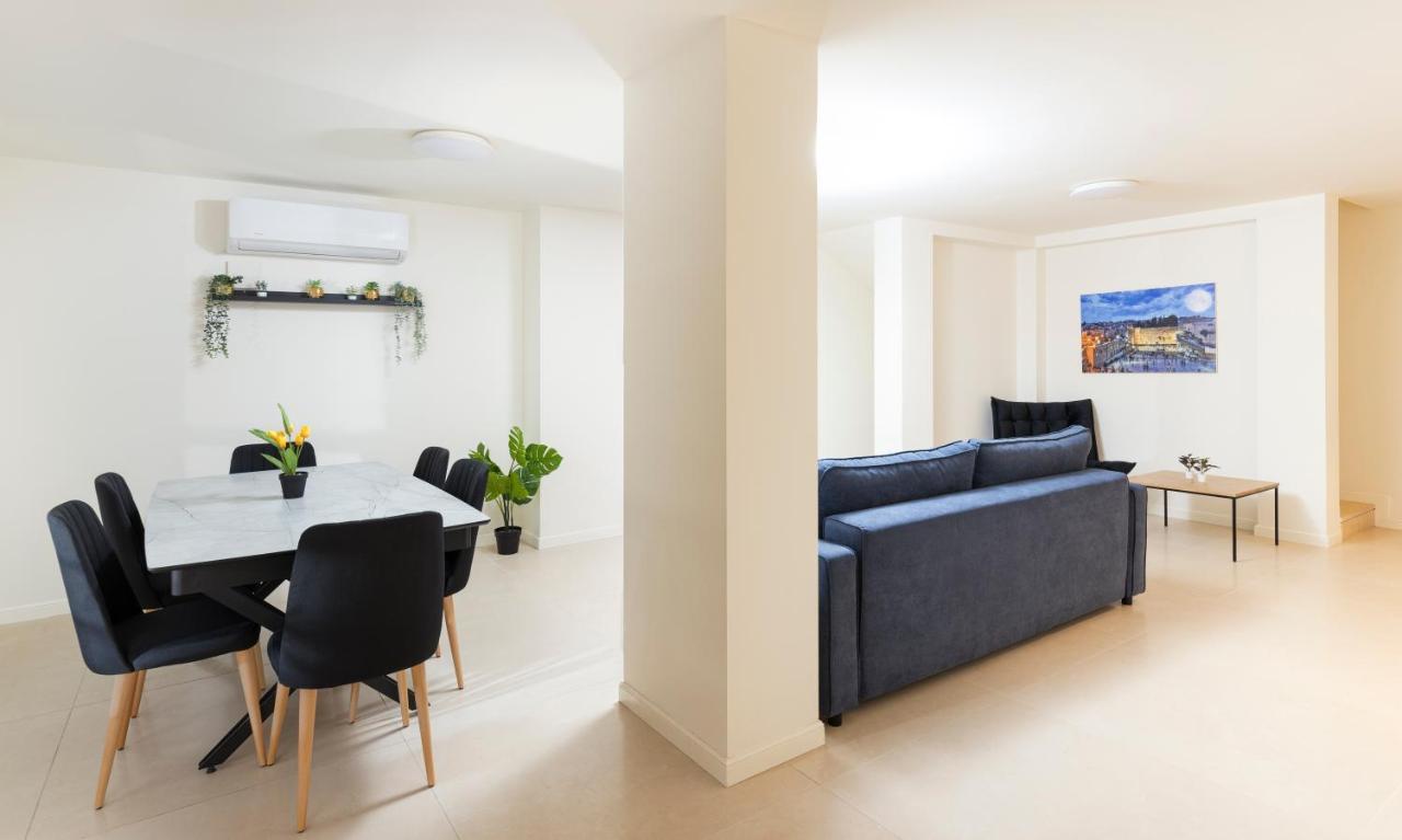 The Pearl Of Nachlaot Apartments エルサレム エクステリア 写真